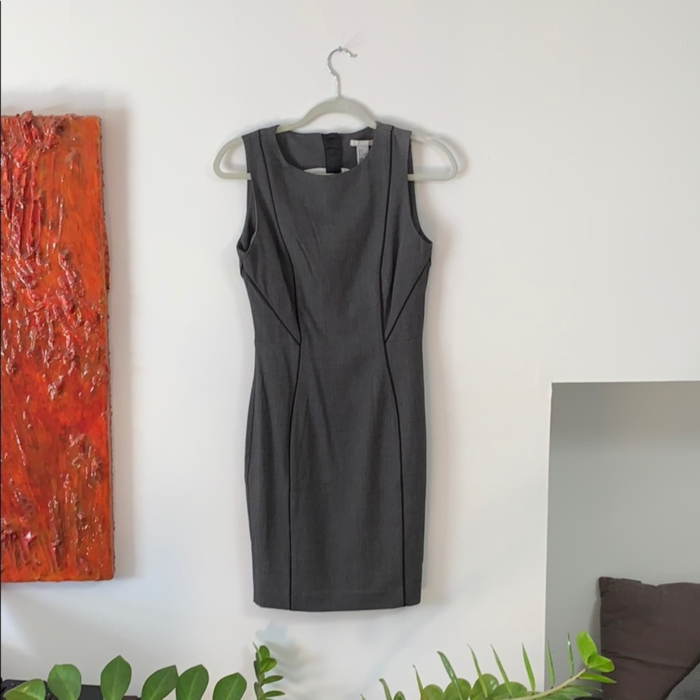 H&M Gray with black piping crew neck basic dress